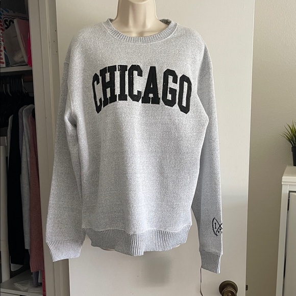 NY Popular Sweaters - ✨NY Popular “Chicago” Sweatshirt - New With Tag✨